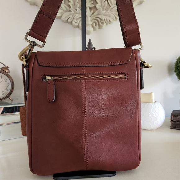 Beautiful leather crossbody - Picture 3 of 5